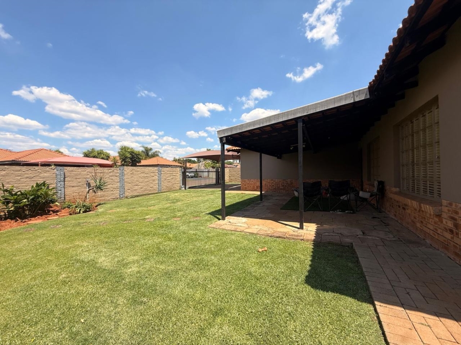 3 Bedroom Property for Sale in Waterkloof East North West